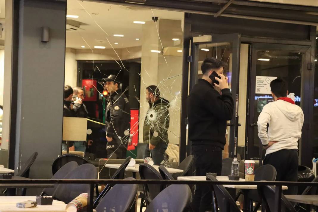 Starbucks'a silahlı saldırı 2