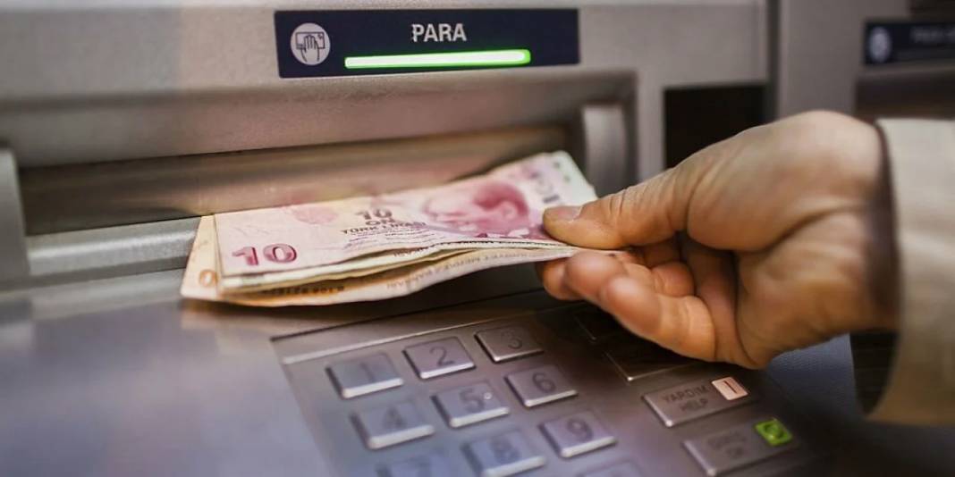 ATM'lerde Yeni Dönem Başladı: Artık Bu Paralar Kabul Edilmeyecek 3