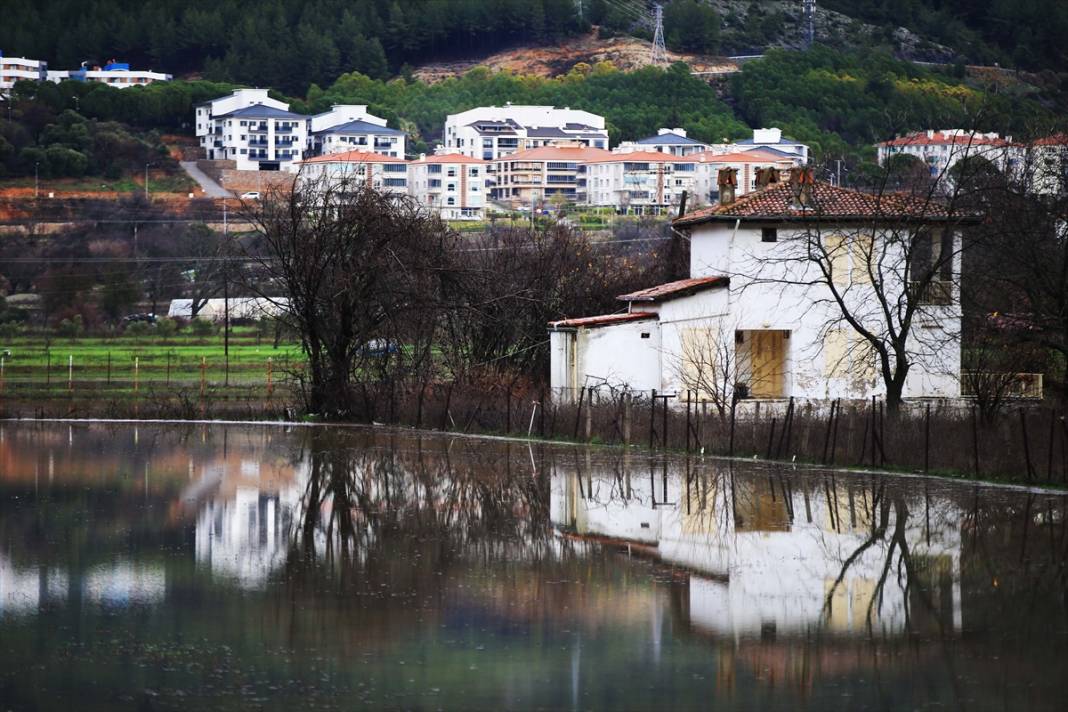 Muğla'da tarım alanlarını su bastı 2