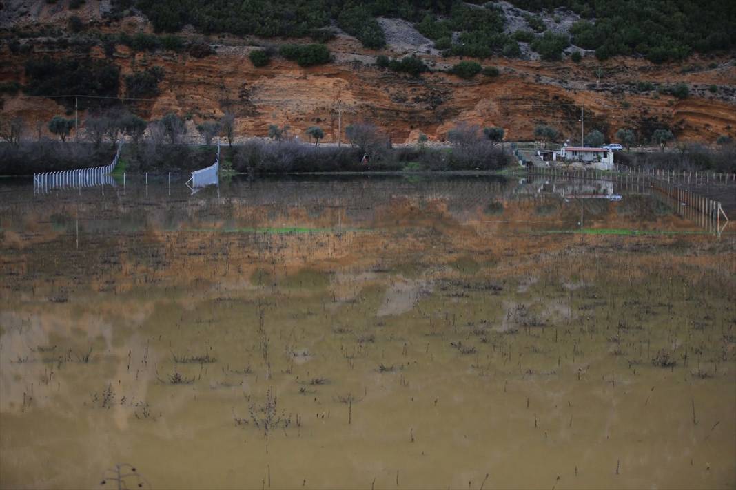 Muğla'da tarım alanlarını su bastı 6