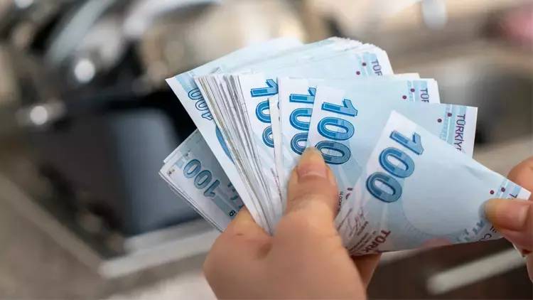 Emeklilere Yeni Yıl Müjdesi: Bankalar Yarışıyor, Promosyonlar Artıyor! 2