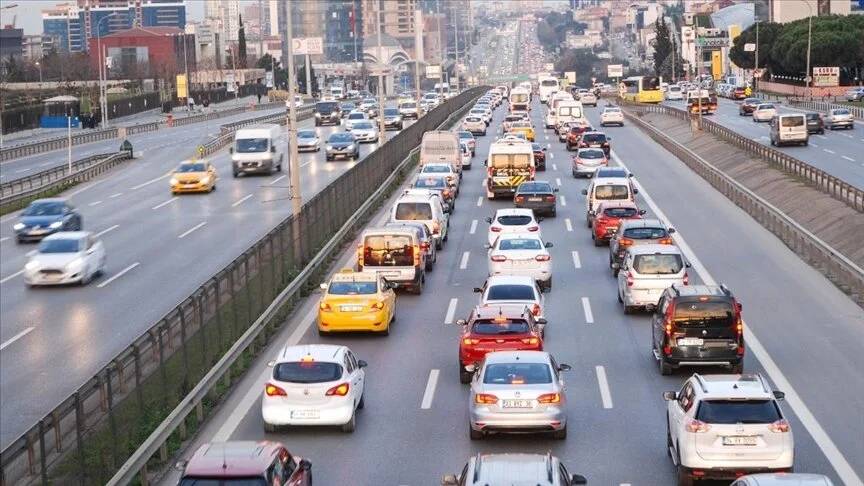 Sürücüler dikkat: Trafikte bunu yapan 10 bin lira ceza alacak 4
