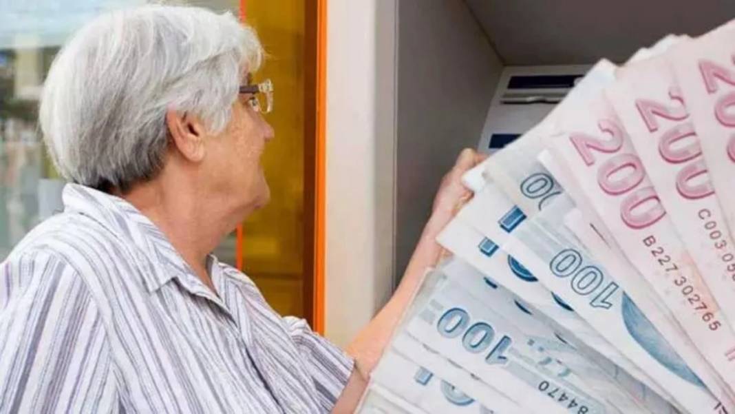 Emekli maaşında hesaplar değişti! Uzman isim 'kök maaş' formülünü paylaştı 7