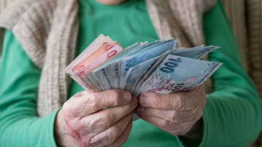 Emeklilere Müjde: 8500 TL Intibak Zammı Geliyor! 6