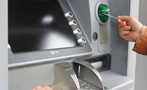 Bu Hataları Yaparsanız ATM Kartınızı Yutacak! 5