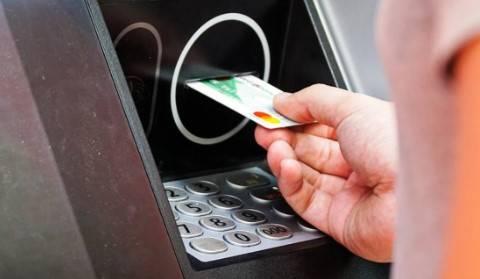 Bu Hataları Yaparsanız ATM Kartınızı Yutacak! 3