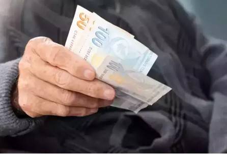 AK Parti'den emekli maaşı açıklaması 3