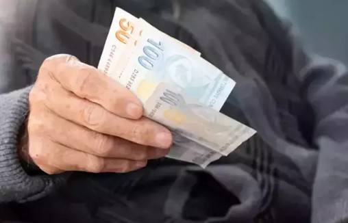 Emeklilere o bankadan müjde! Eylül ayı boyunca alabilecekler 6