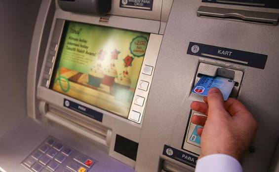ATM'lerden Para Çekenler İçin Yeni Dönem! Pazartesi Yürürlüğe Girecek 2