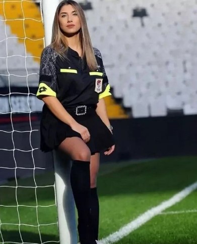 Cinsel ilişki videosuyla gündem olan kadın hakem ilgiyi nakite çevirdi 1