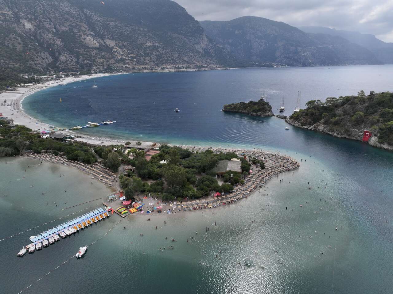 Fethiye ve Marmaris Sahillerinde Yoğun Turist Akını Sürüyor 4