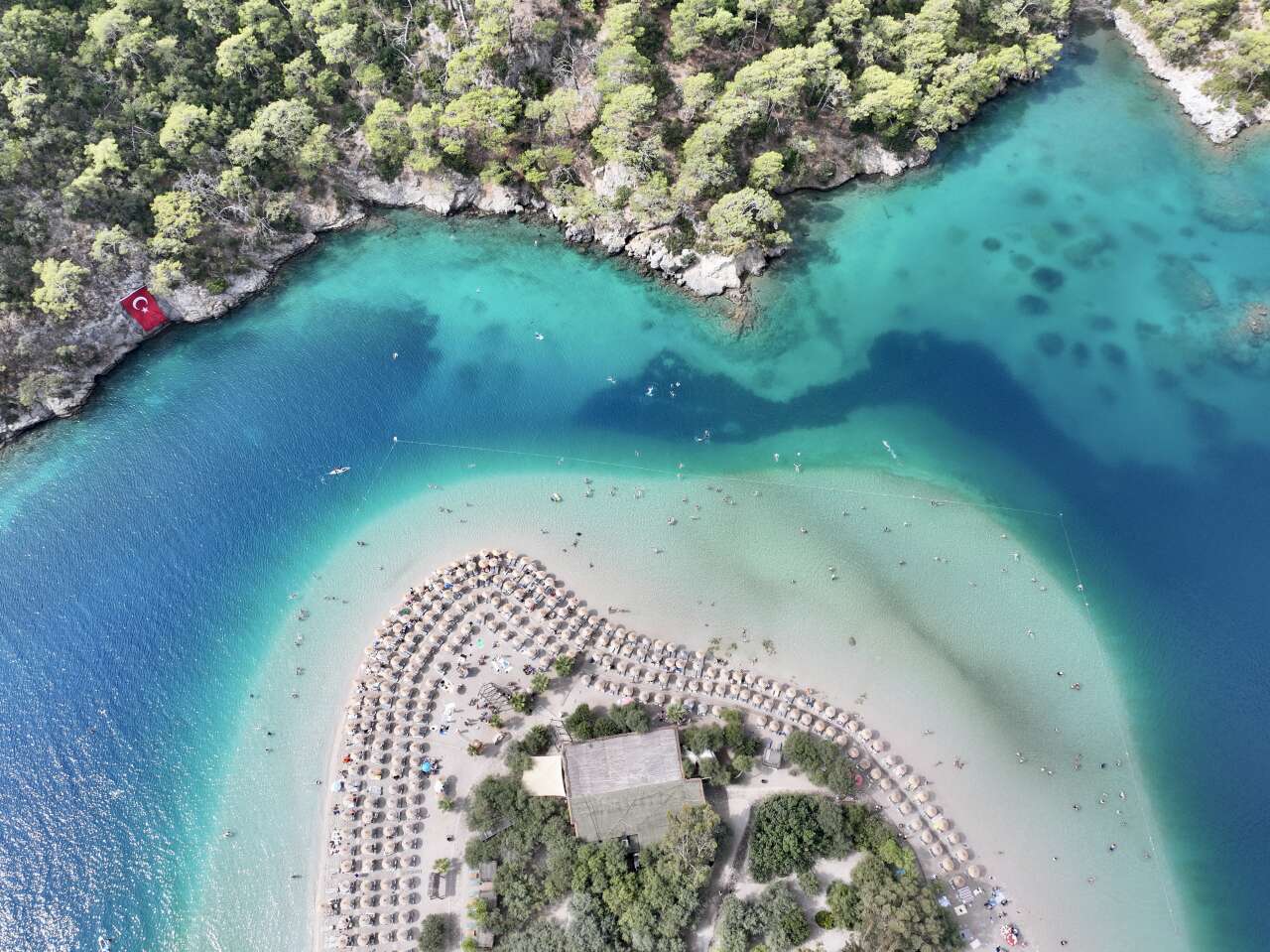 Fethiye ve Marmaris Sahillerinde Yoğun Turist Akını Sürüyor 2