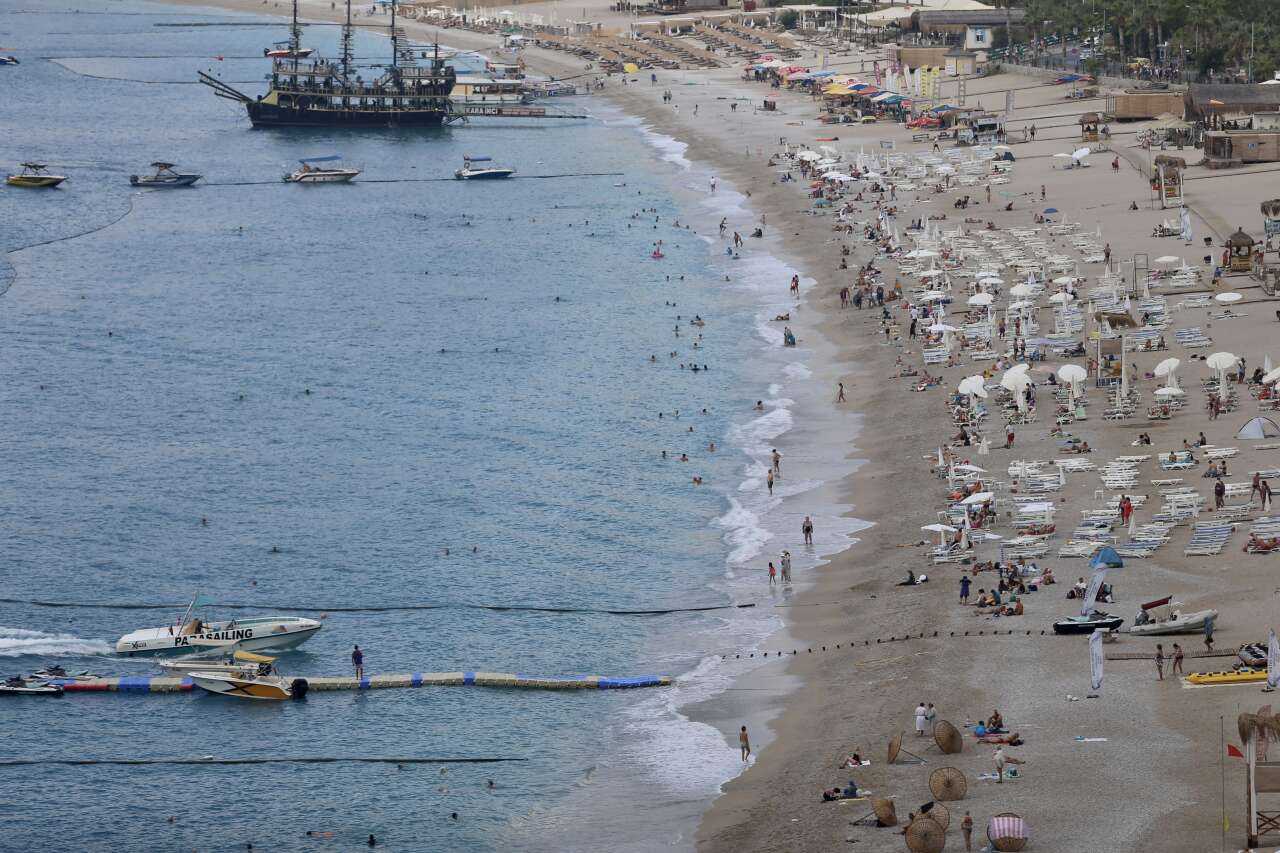 Fethiye ve Marmaris Sahillerinde Yoğun Turist Akını Sürüyor 5