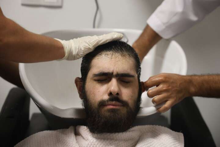 Hatay’da Umut Veren Değişim:  3 Yıl Sonra İlk Duş, İlk Tıraş 2