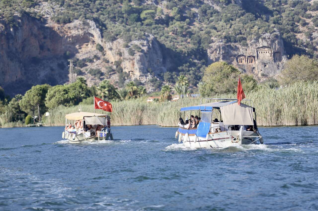 Dalyan’da Sonbahar Hareketliliği: Turistlerin Gözdesi Olmaya Devam Ediyor 2
