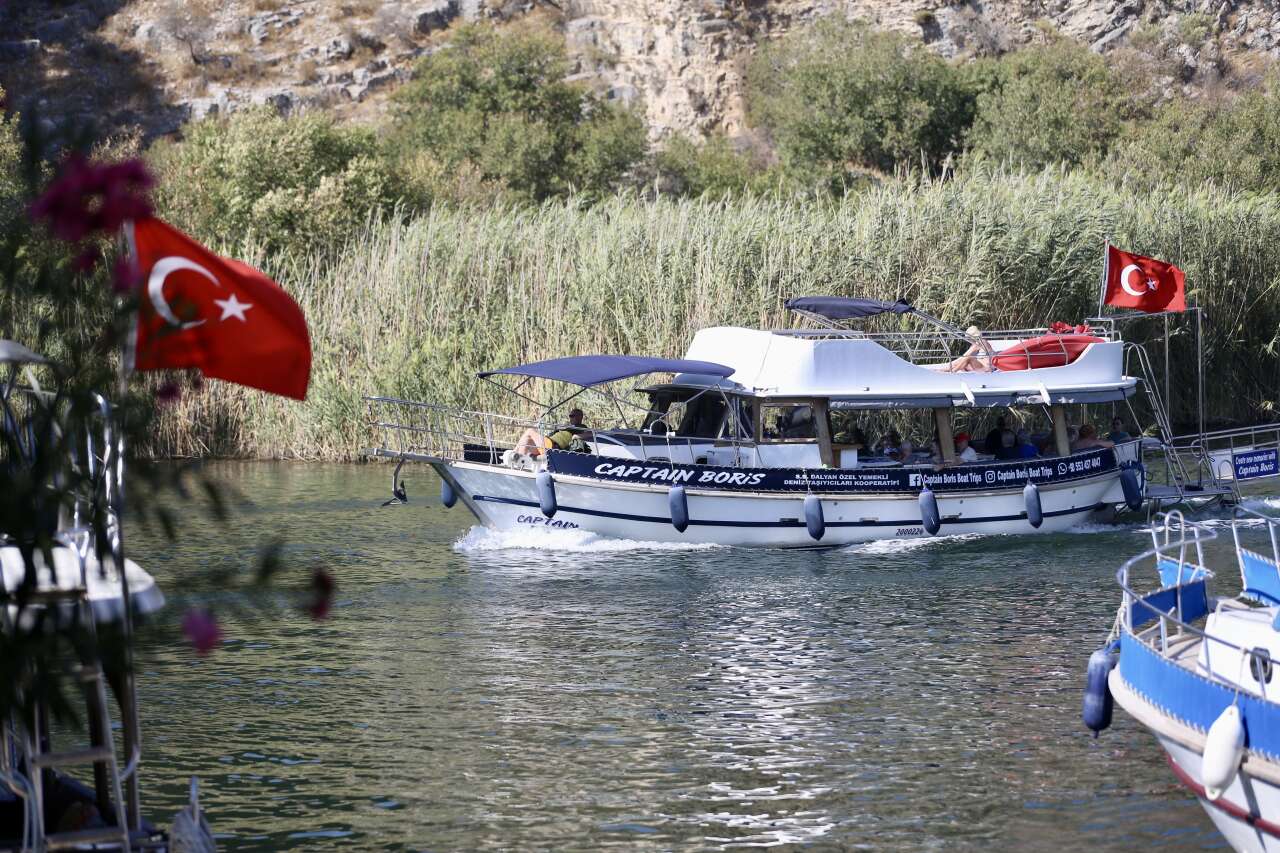 Dalyan’da Sonbahar Hareketliliği: Turistlerin Gözdesi Olmaya Devam Ediyor 1
