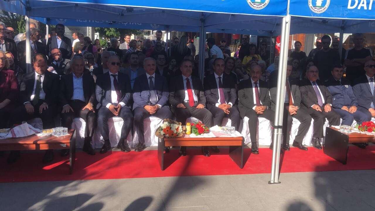 Muğla Valisi Akbıyık, Datça’da Hayırsever İsmet Tekin Alp’in Yaptırdığı Okulun Temelini Attı 5