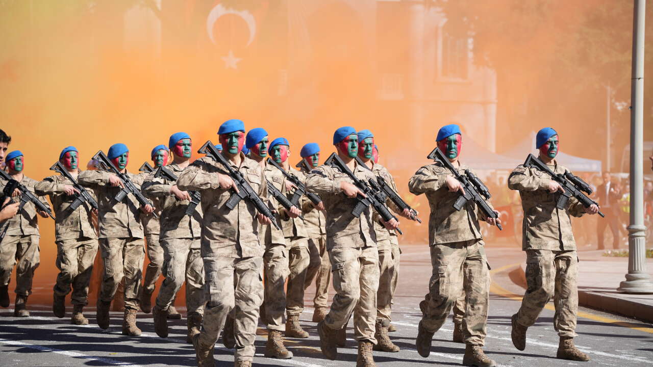 Muğla’da  “Zıpkınlardan” Nefes Kesen Gösteri 1