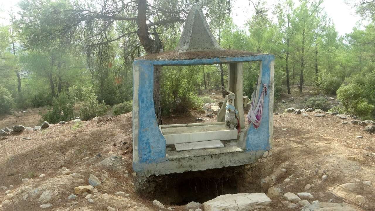 Muğla’da 300 Yıllık Tarihi Türbe Kaçak Kazıyla Delik Deşik Edildi 1