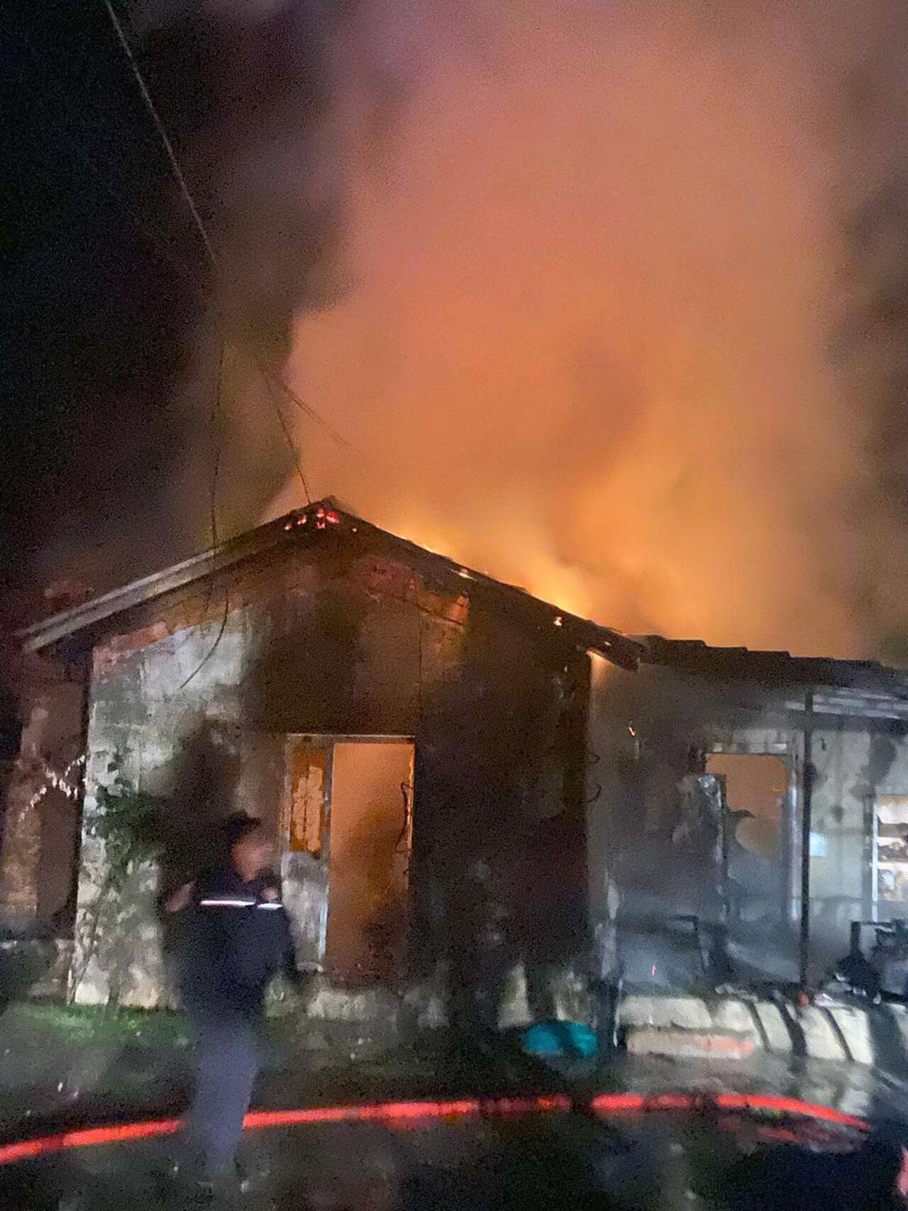 Ortaca’da Evi Yanan Aile İçin Muhtarlardan Yardım Çağrısı 3