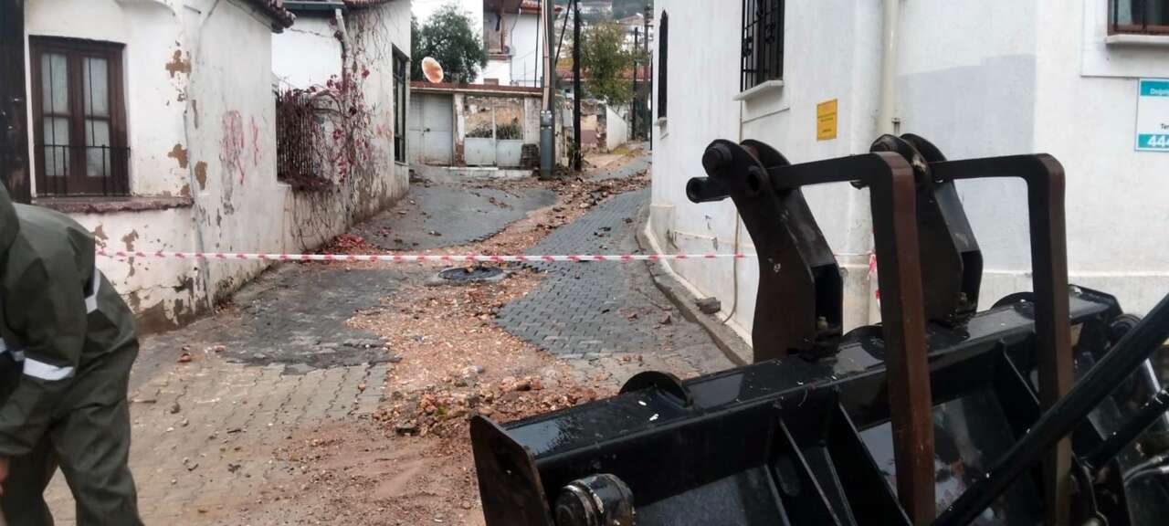 Menteşe Belediye Ekipleri Su Baskınlarına Karşı Sahada 5