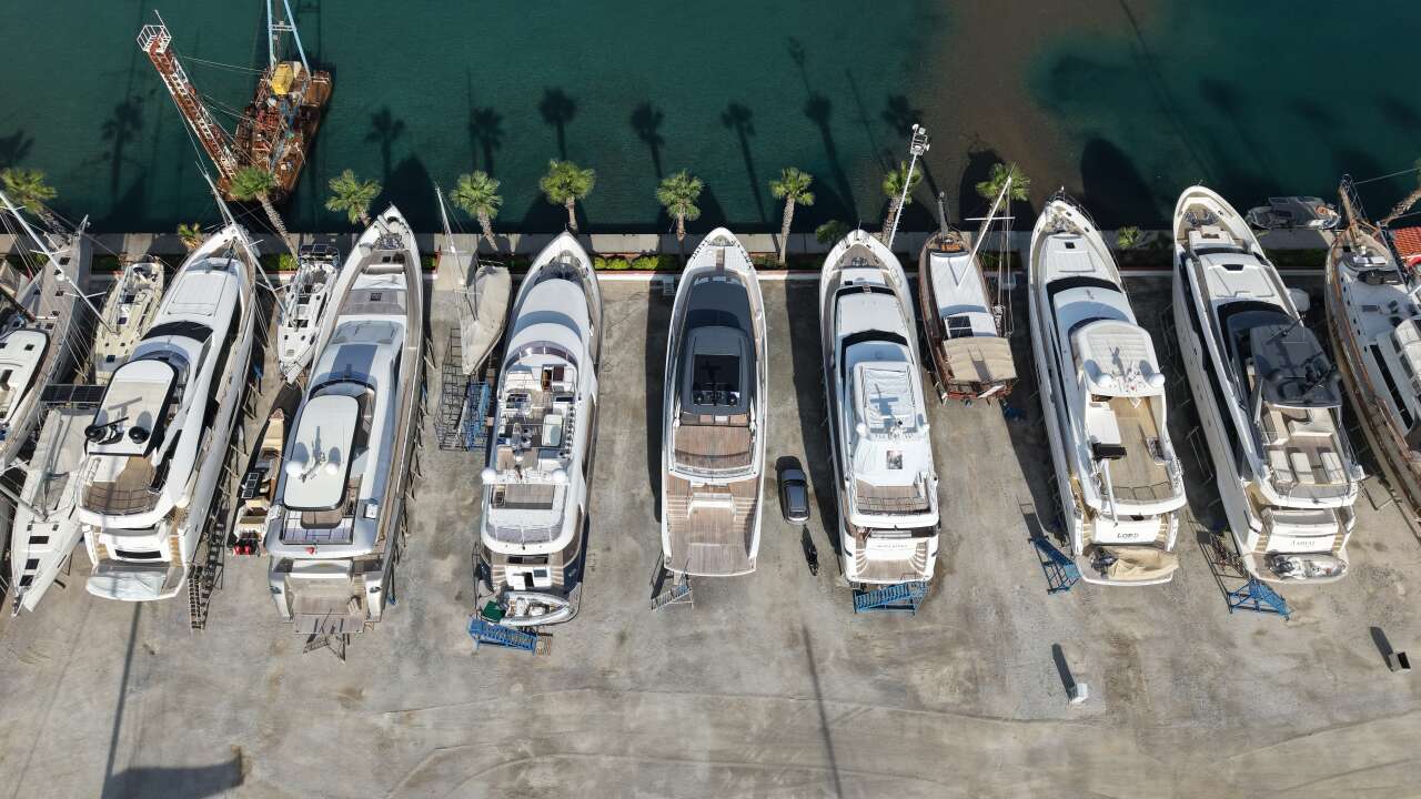 Marmaris’te Mega Yat Hareketliliği: Lüks Motoryatlar Bakım İçin Limanda 2