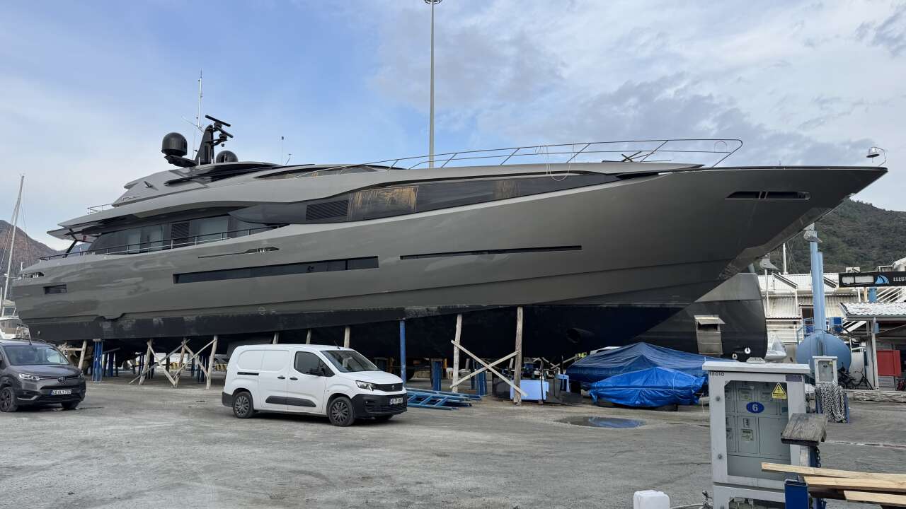 Marmaris’te Mega Yat Hareketliliği: Lüks Motoryatlar Bakım İçin Limanda 5