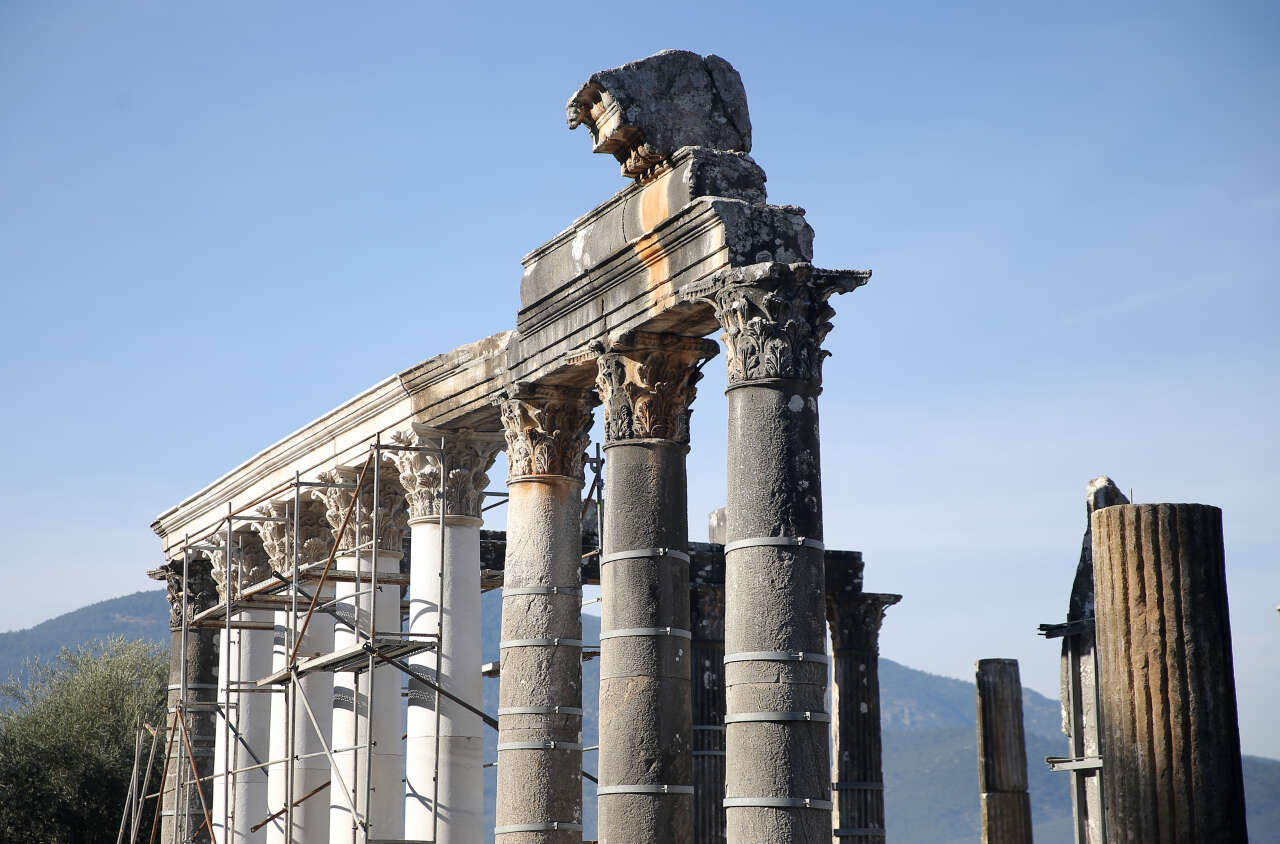Milas’taki Zeus Tapınağı’nda Restorasyon Çalışmaları Hızla Sürüyor 7
