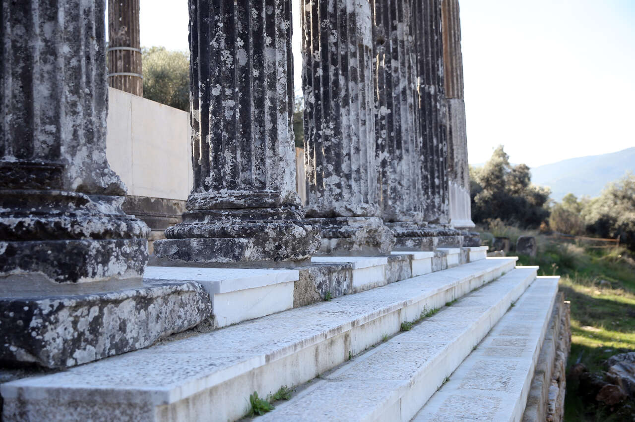 Milas’taki Zeus Tapınağı’nda Restorasyon Çalışmaları Hızla Sürüyor 5