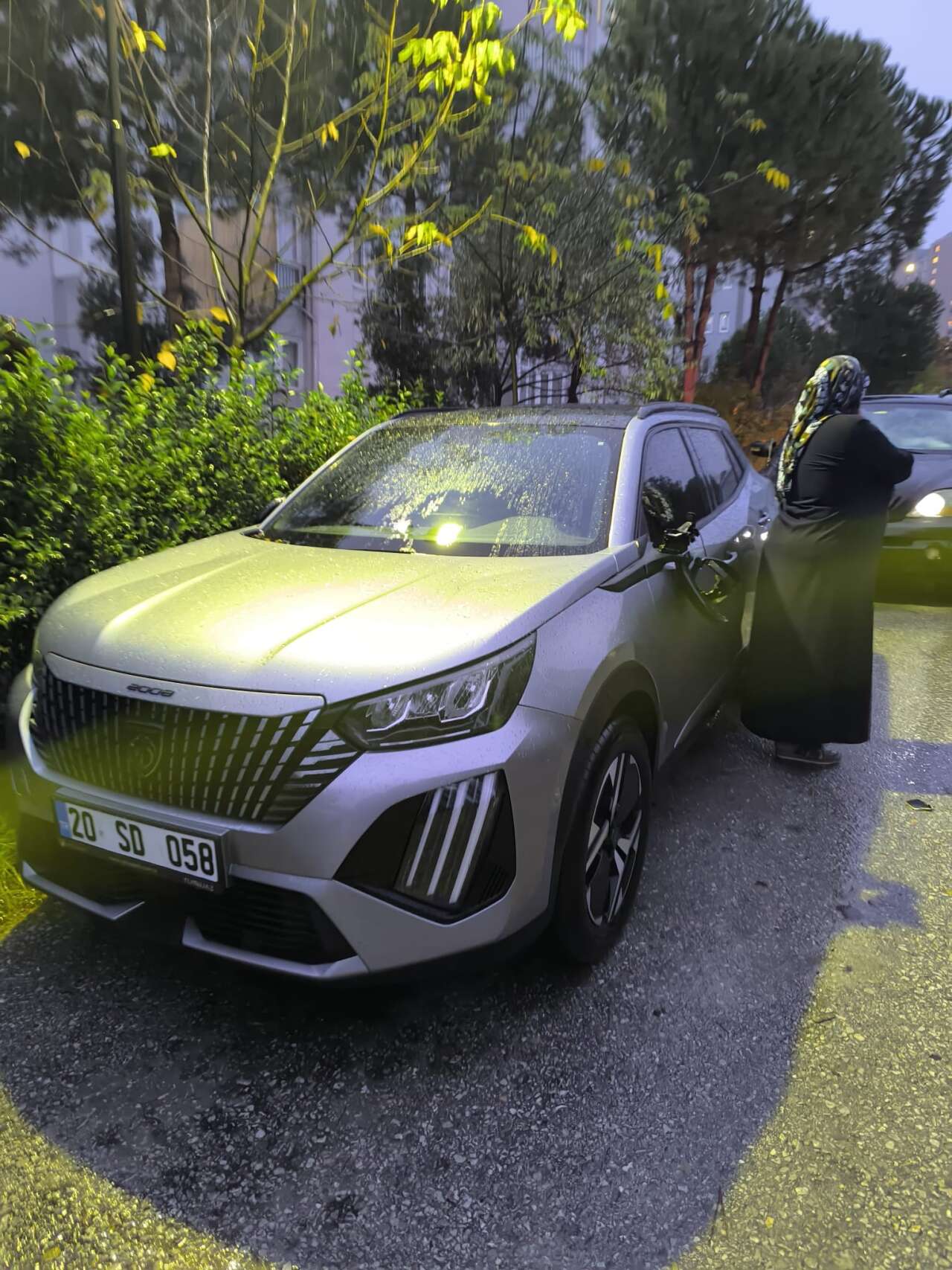 Avukat Mahallenin Kabusu Oldu 40 Araca Zarar Verdi 1