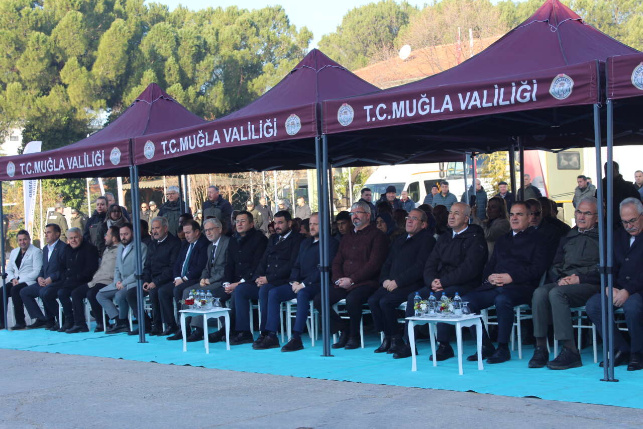 Muğla’da Orman Köylülerine ORKÖY Kredisiyle Alınan Traktör ve İş Makineleri Teslim Edildi 1