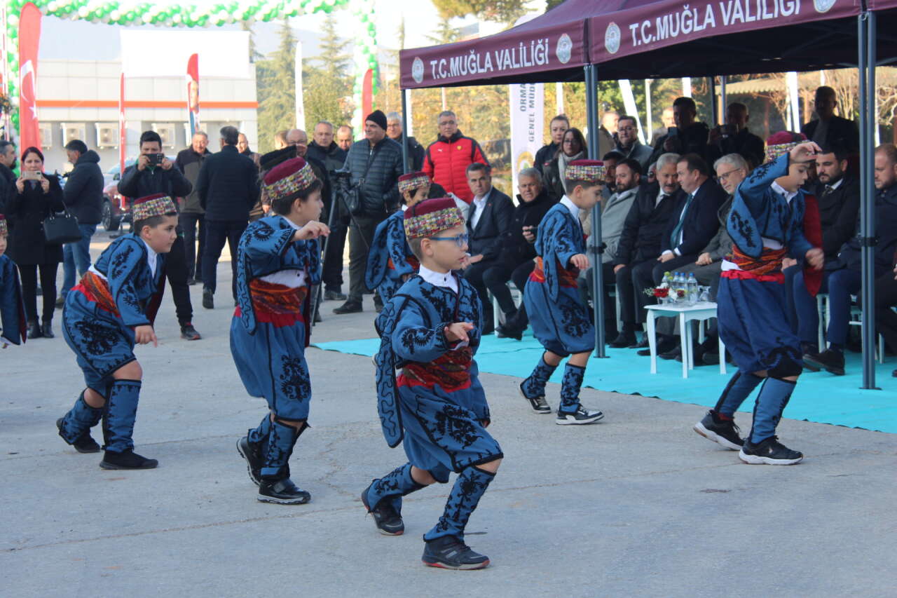 Muğla’da Orman Köylülerine ORKÖY Kredisiyle Alınan Traktör ve İş Makineleri Teslim Edildi 8
