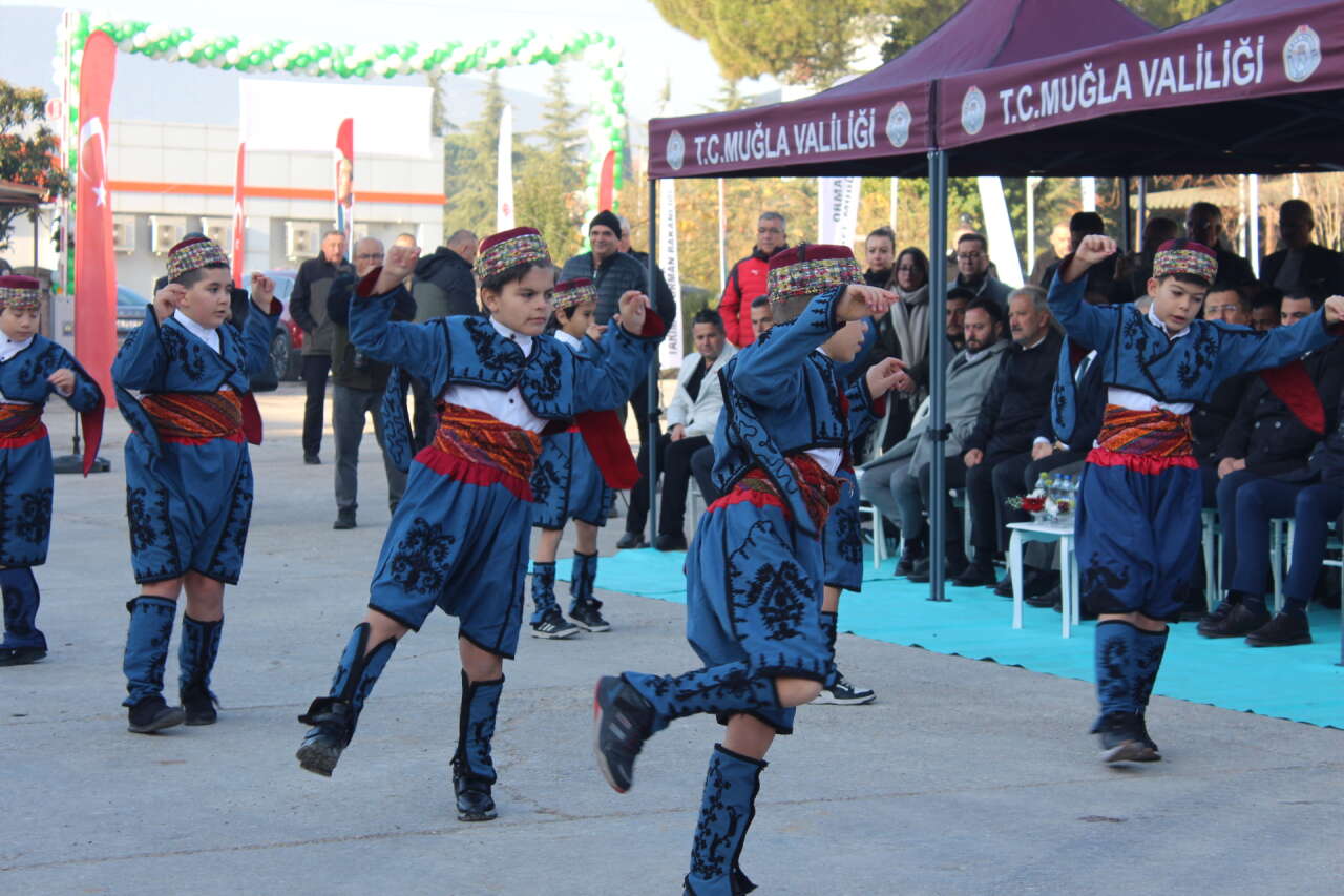 Muğla’da Orman Köylülerine ORKÖY Kredisiyle Alınan Traktör ve İş Makineleri Teslim Edildi 9