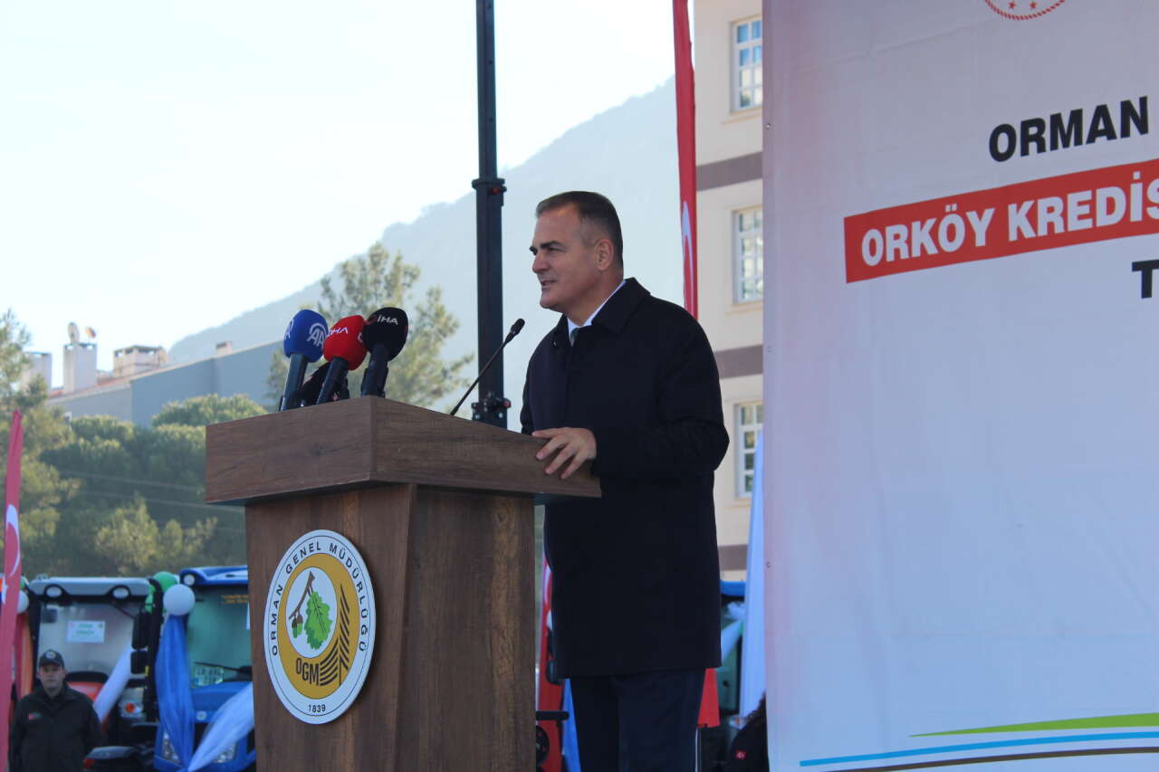 Muğla’da Orman Köylülerine ORKÖY Kredisiyle Alınan Traktör ve İş Makineleri Teslim Edildi 13