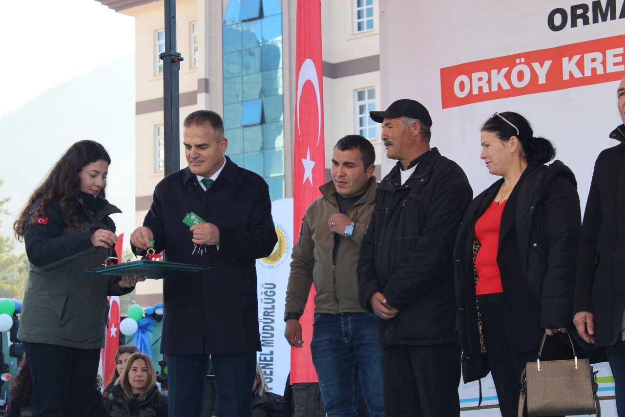 Muğla’da Orman Köylülerine ORKÖY Kredisiyle Alınan Traktör ve İş Makineleri Teslim Edildi 12