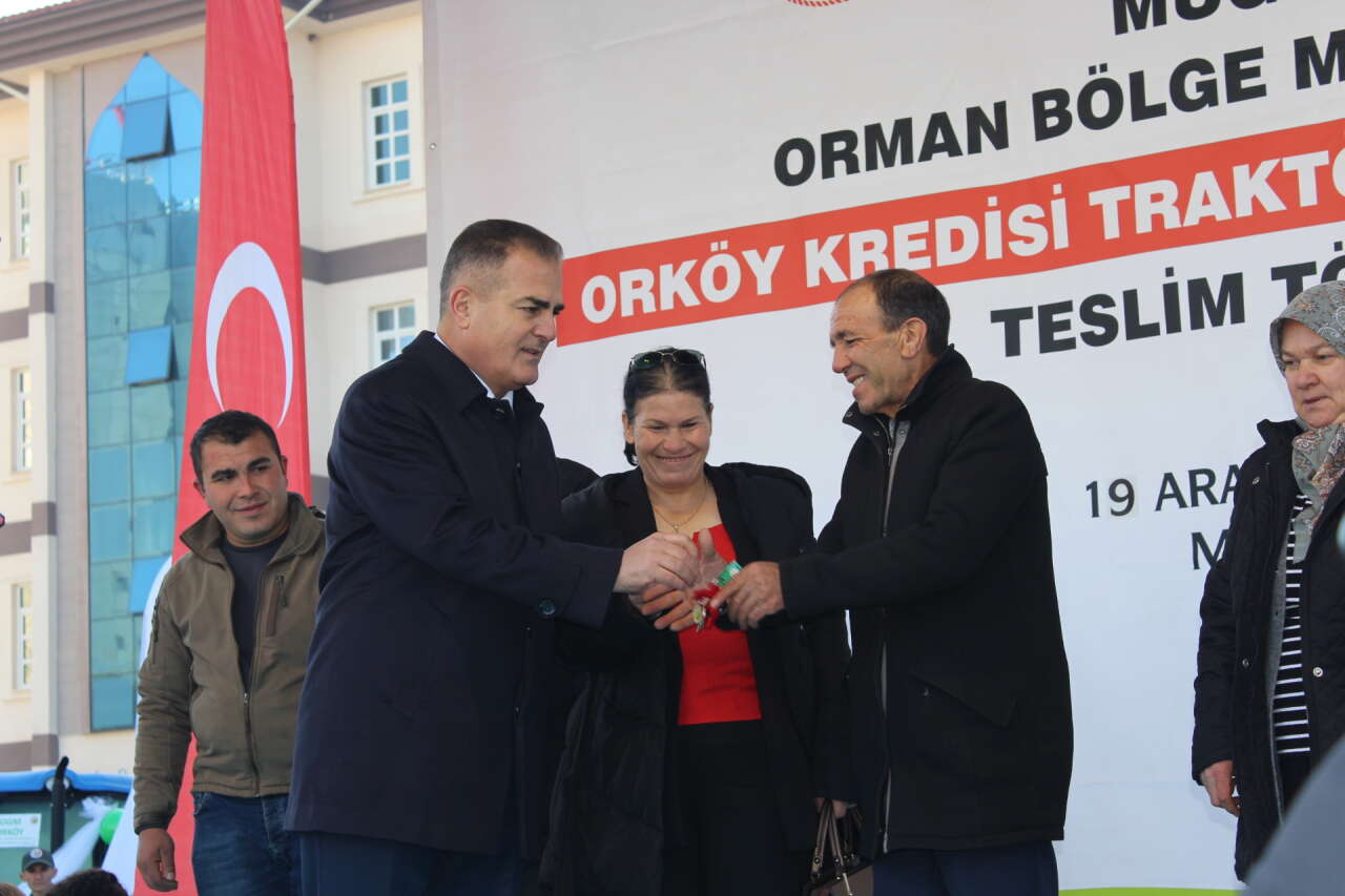 Muğla’da Orman Köylülerine ORKÖY Kredisiyle Alınan Traktör ve İş Makineleri Teslim Edildi 14