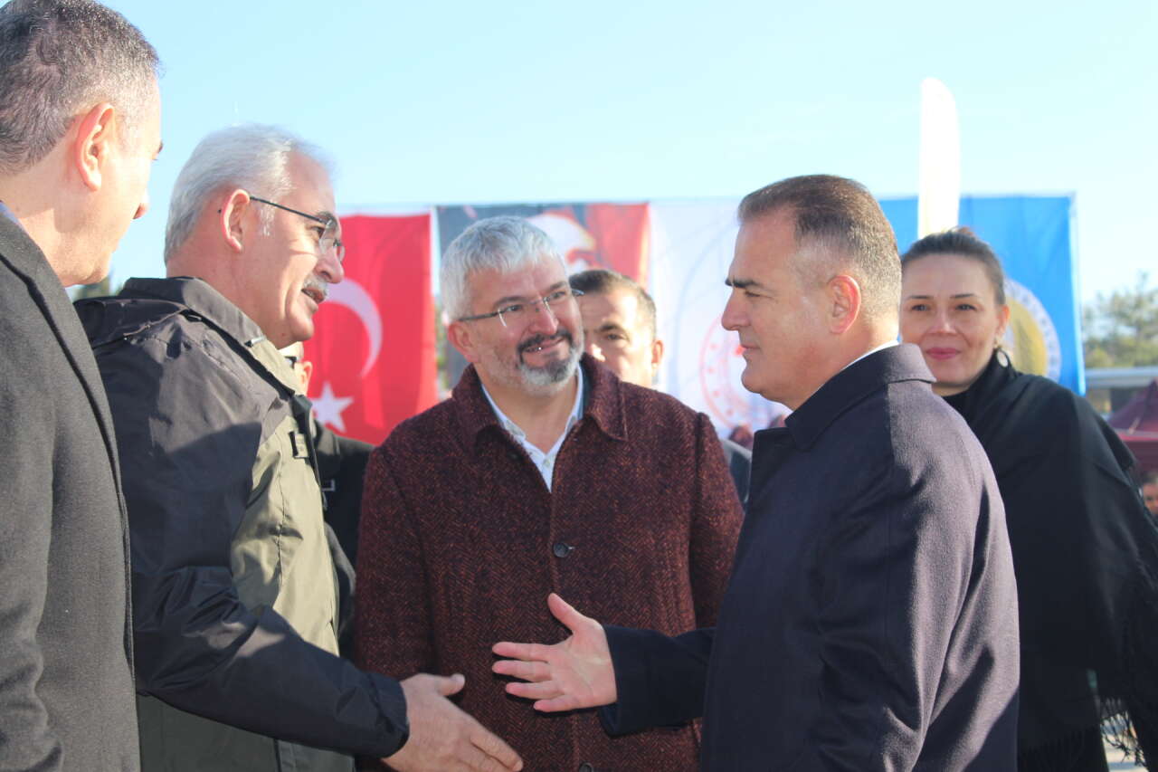 Muğla’da Orman Köylülerine ORKÖY Kredisiyle Alınan Traktör ve İş Makineleri Teslim Edildi 39