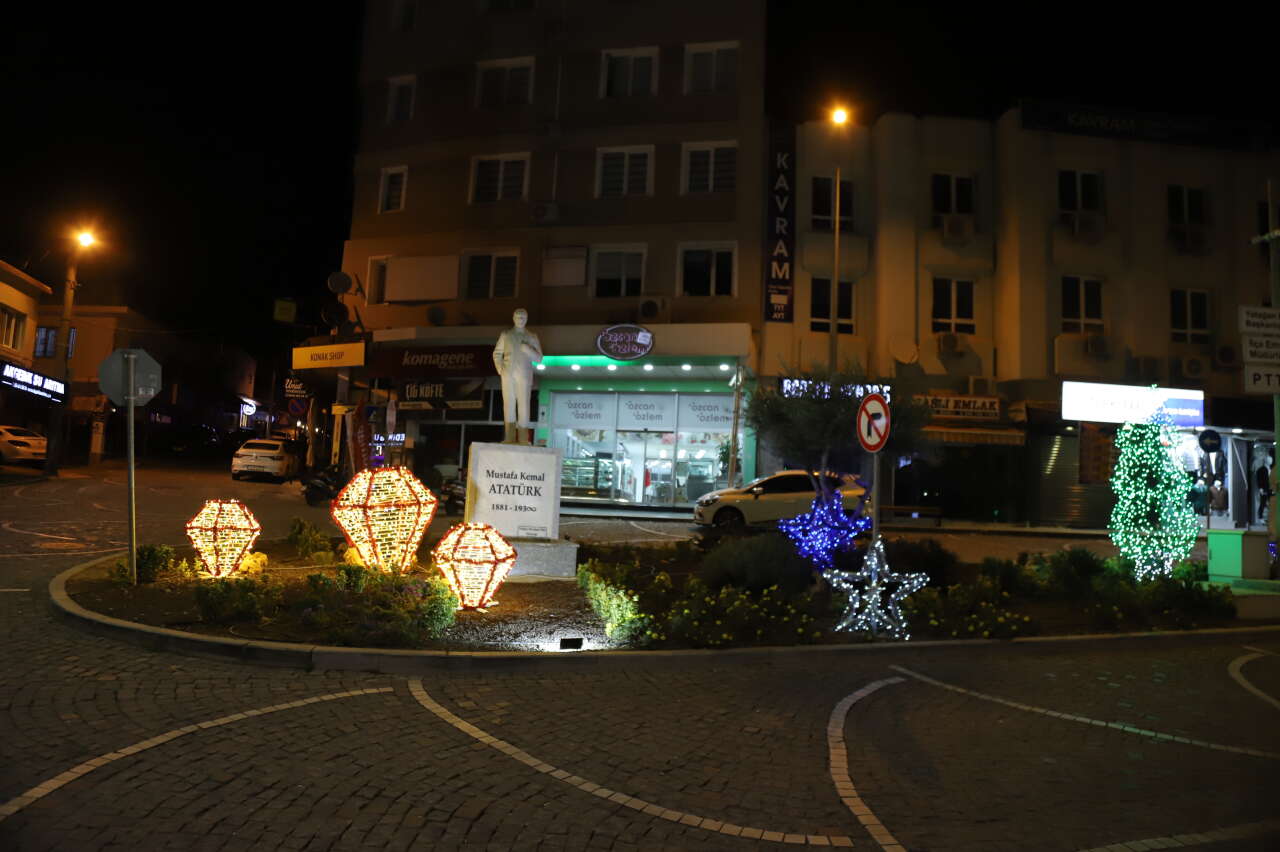 Yatağan’da Yılbaşı Hazırlıkları Tamamlandı 3