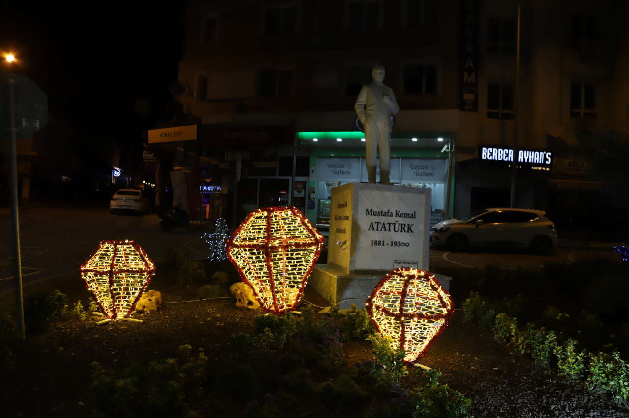 Yatağan’da Yılbaşı Hazırlıkları Tamamlandı 4