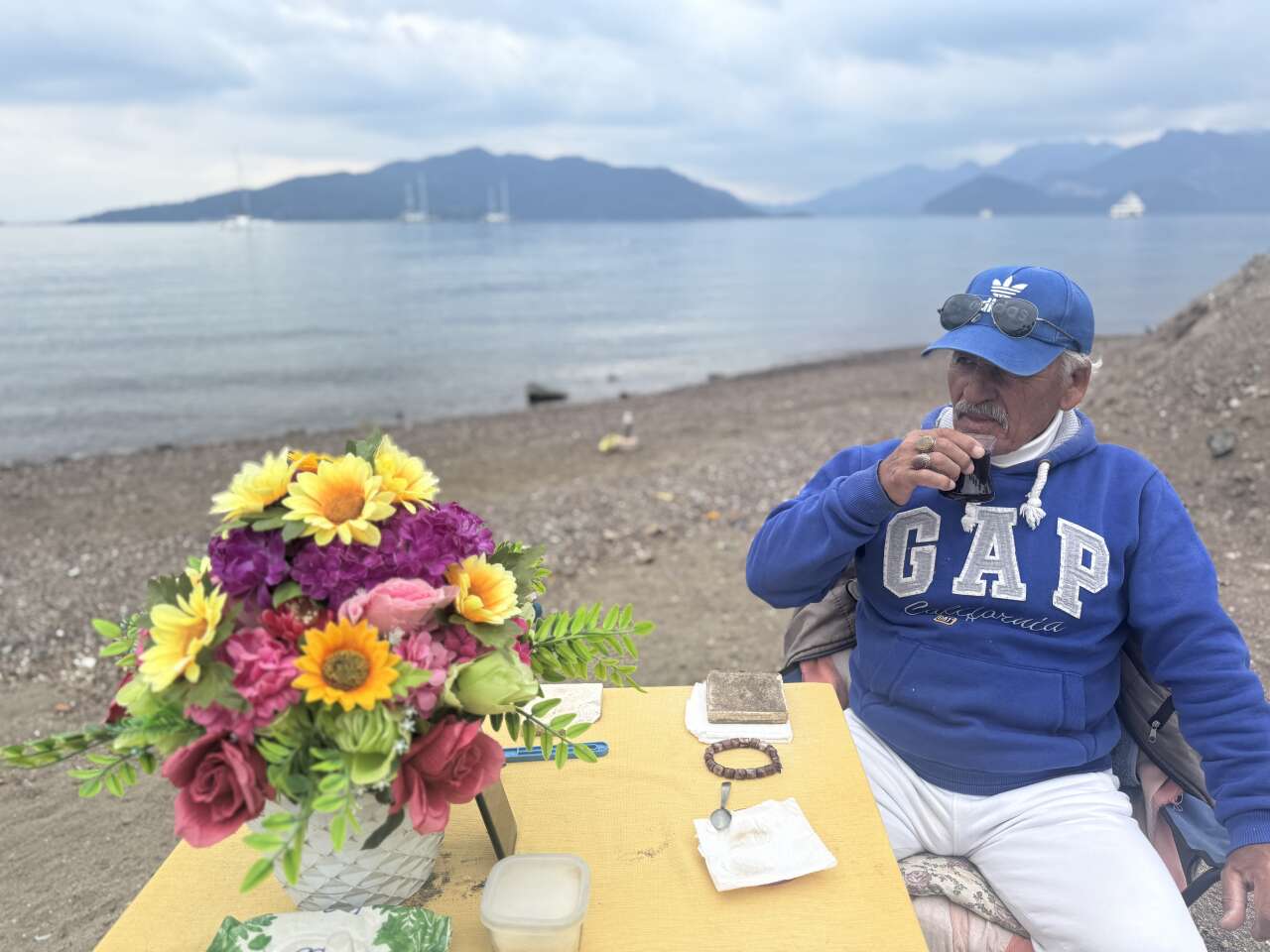 Marmaris’te İlgi Odağı Olan Çiçekli Masa Turistlerin Gözdesi 1