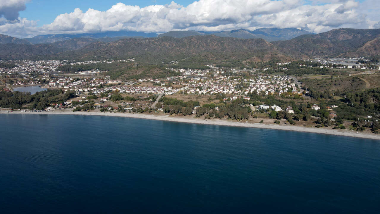 Fethiye’de Sahili İşgal Eden İmara Aykırı Yapılar Kaldırıldı 4