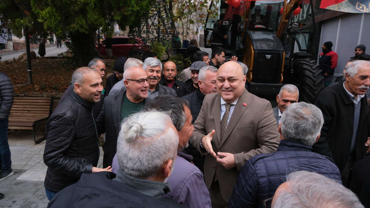 Başkan Günay’ın Girişimleri Sonuç Verdi: Yatağan’a Yeni Nesil İş Makinesi Kazandırıldı 12