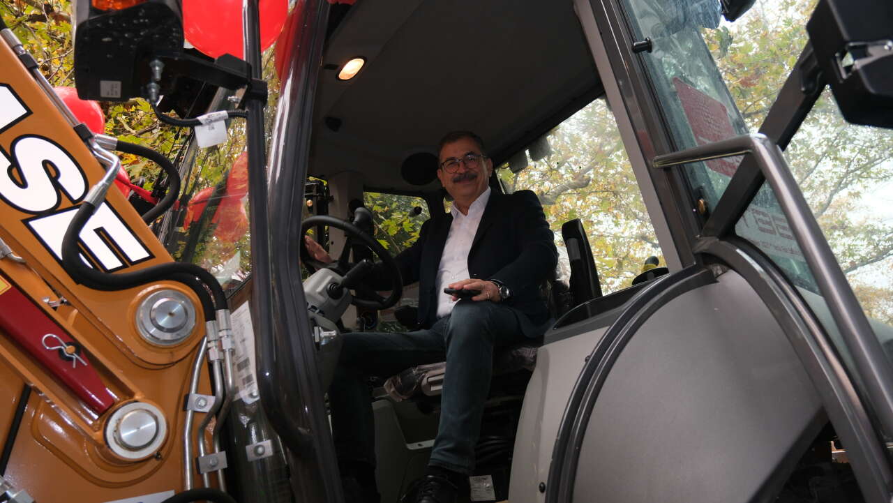 Başkan Günay’ın Girişimleri Sonuç Verdi: Yatağan’a Yeni Nesil İş Makinesi Kazandırıldı 9