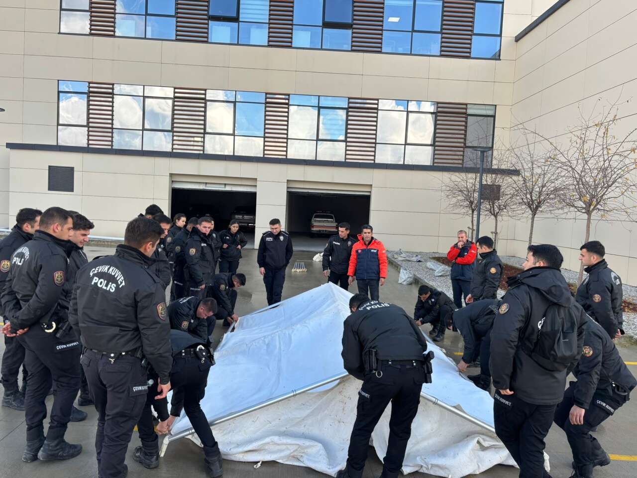 Muğla’da 30 Çevik Kuvvet Personeline Enkazda Arama ve Kurtarma Eğitimi Verildi 5