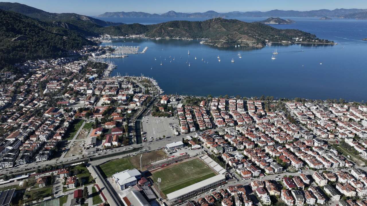 Fethiyespor–Galatasaray Maçı Öncesi Statta Çalışma: Tribün Yıkıldı, Kapasite Artıyor 1