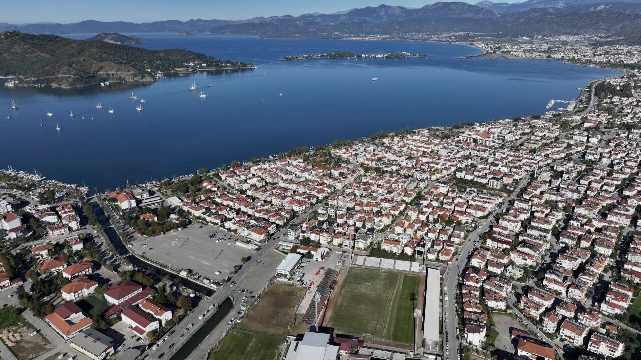 Fethiyespor–Galatasaray Maçı Öncesi Statta Çalışma: Tribün Yıkıldı, Kapasite Artıyor 2