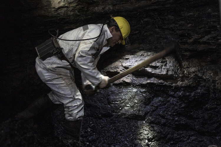 Yerin 700 Metre Altında Zorlu Mesai: Madenciler Hem Ülke Hem Gelecek İçin Alın Teri Dökerken 4