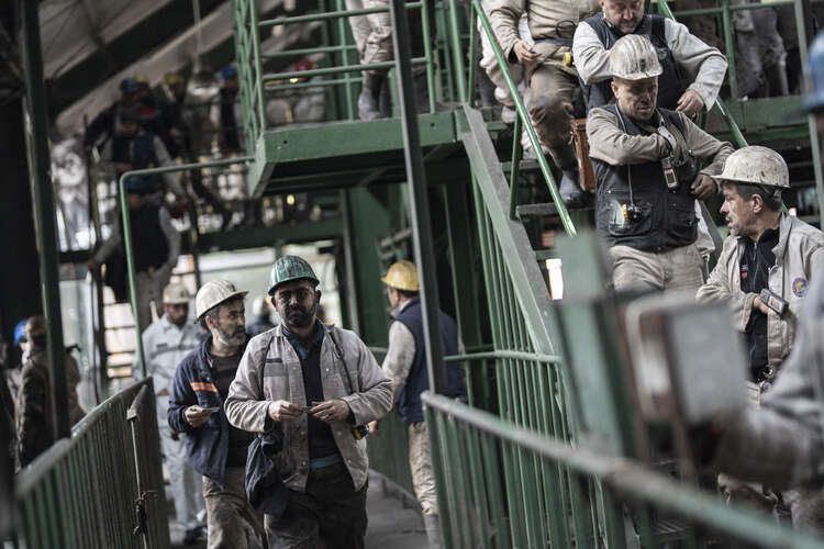 Yerin 700 Metre Altında Zorlu Mesai: Madenciler Hem Ülke Hem Gelecek İçin Alın Teri Dökerken 3