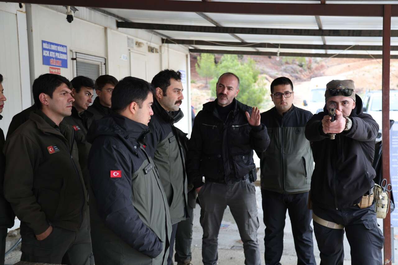 Muğla Orman Bölge Müdürlüğü Personeline Uygulamalı Silah Eğitimi 2