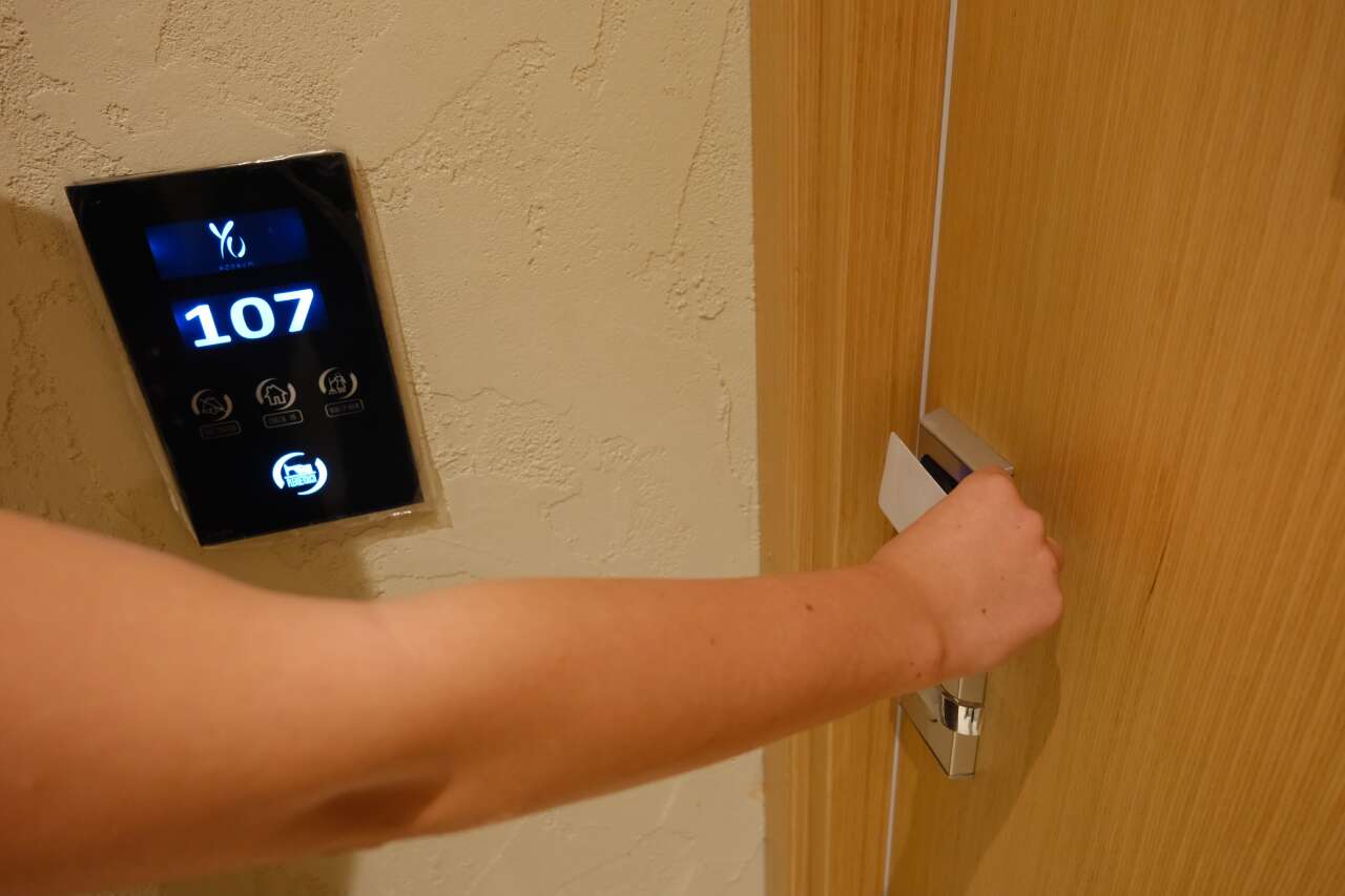 Oteller ve Kamu Binalarında Yangına Dayanıklı Kilit Zorunluluğu 1